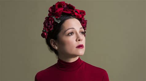 Natalia Lafourcade Live in Amsterdam: A Musical Fiesta Celebrating Mexican Traditions!