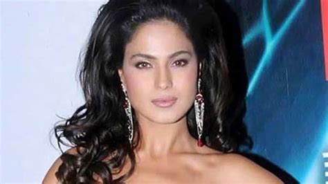 Veena Malik's Shocking Bikini Shoot: A Scandal That Shook Pakistan!